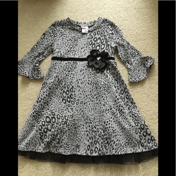 Youngland Other - Girls size 5 grey & black leopard dress